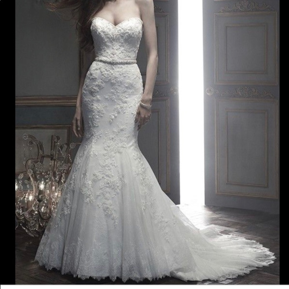 Casablanca Couture Wedding Gown B069 White Size 12